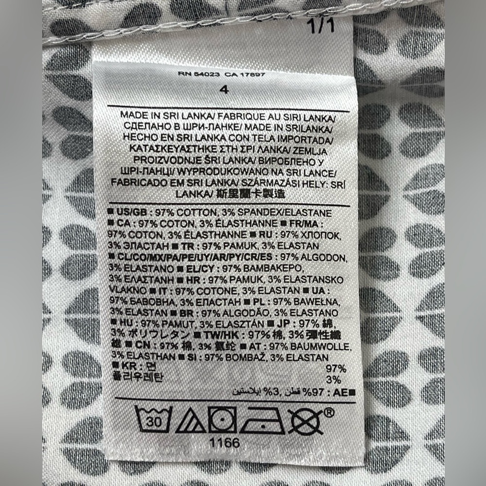 Banana Republic Heart Print Shirt Size 4 Black White Non Iron Preppy EUC - Picture 7 of 9